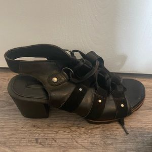 Sorel Lace Up Black Sandal 7.5